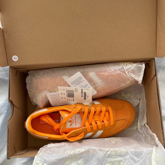 NWB Adidas Orange Sambas Size Women’s 8 / Men’s 7 - Picture 2 of 6